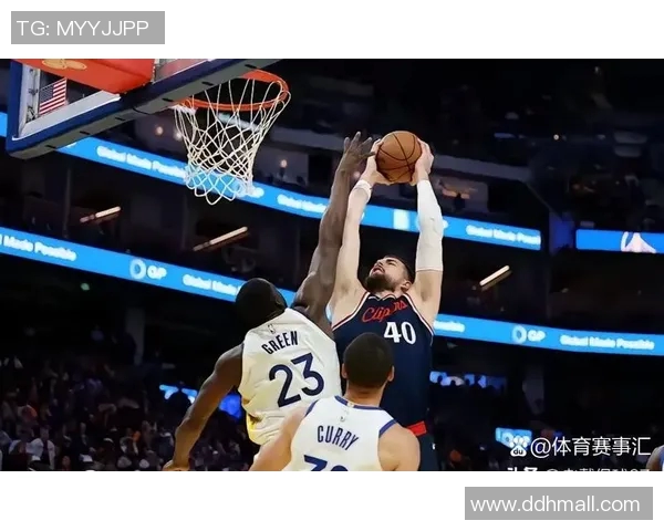 灰熊与金州勇士激战正酣谁将成为季后赛的黑马球队