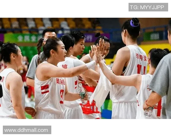 鲨鱼与火箭的美女采访揭示体育背后的魅力与激情